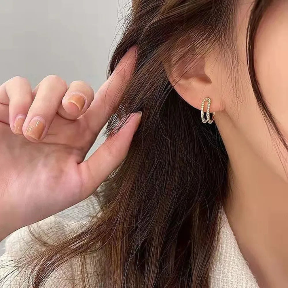 2022 Nueva tendencia Pendientes largos de perlas de simulación Pendientes colgantes de boda con diamantes de imitación y flores para mujer Pendientes de joyería coreana de moda