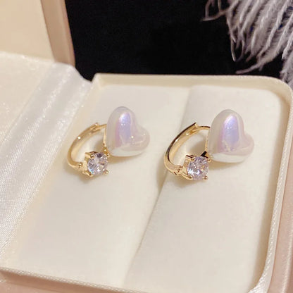 2022 Nueva tendencia Pendientes largos de perlas de simulación Pendientes colgantes de boda con diamantes de imitación y flores para mujer Pendientes de joyería coreana de moda