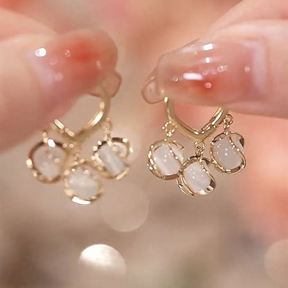 2022 Nueva tendencia Pendientes largos de perlas de simulación Pendientes colgantes de boda con diamantes de imitación y flores para mujer Pendientes de joyería coreana de moda