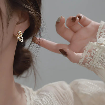 2022 Nueva tendencia Pendientes largos de perlas de simulación Pendientes colgantes de boda con diamantes de imitación y flores para mujer Pendientes de joyería coreana de moda