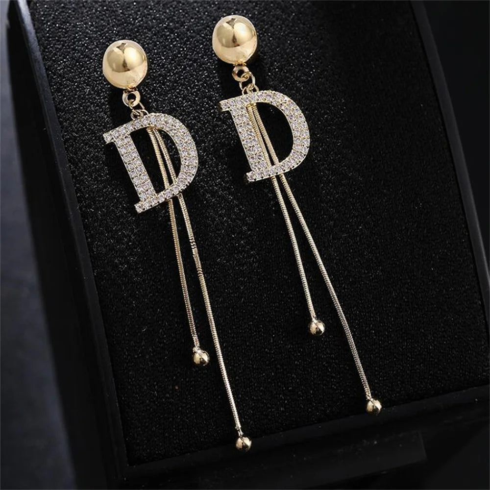 Pendientes largos sencillos con borlas y cuentas, pendientes con letra D de cristal de color dorado, accesorios de joyería elegantes