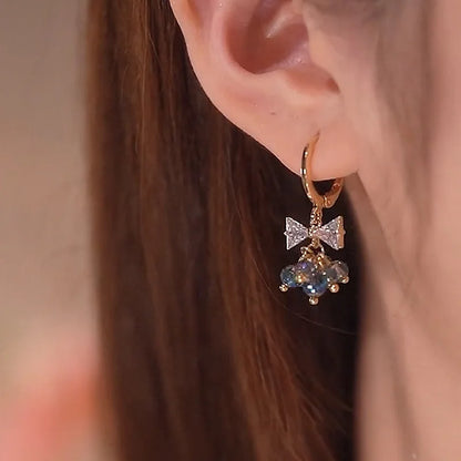 2022 Nueva tendencia Pendientes largos de perlas de simulación Pendientes colgantes de boda con diamantes de imitación y flores para mujer Pendientes de joyería coreana de moda